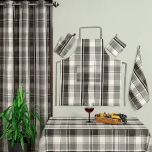 black-white-kitchen-linen